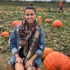 Meet your Posher, Jillian